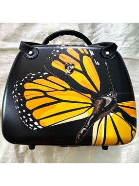 COSMETIC BAG, CAN BE USED AS A HANDBAG OR AIRPLANE CARRY ON, HARD SIDES, BLACK